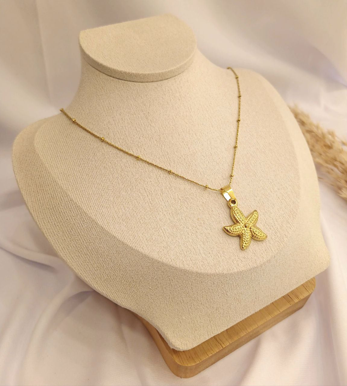 Star Fish Necklace - Gold