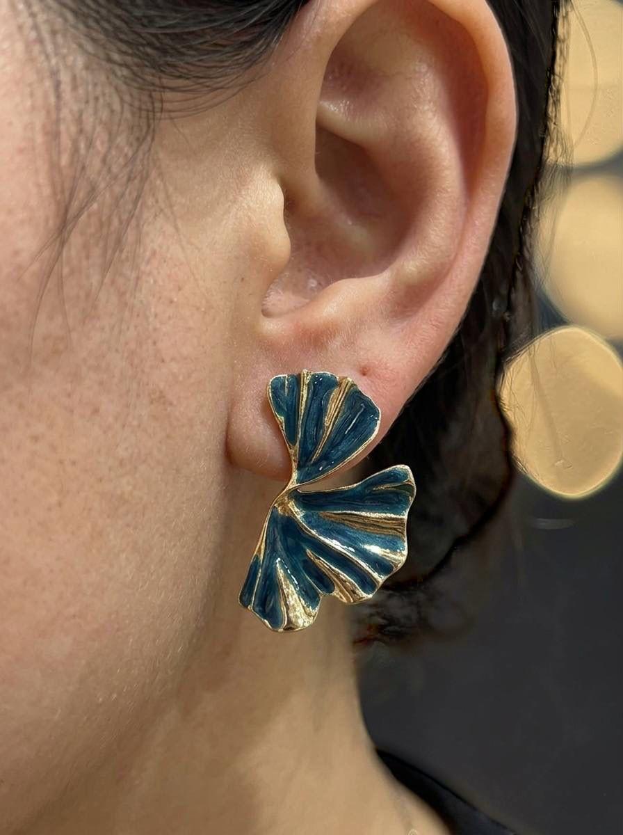Half Flower Earring - Blue