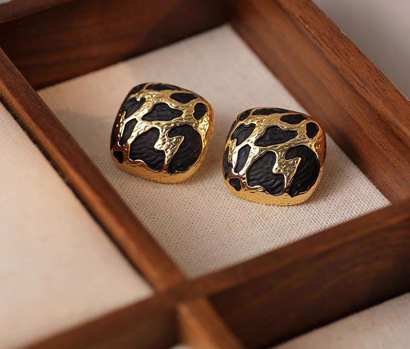 Tiger Gold Plated Earring