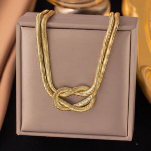 Knot Necklace