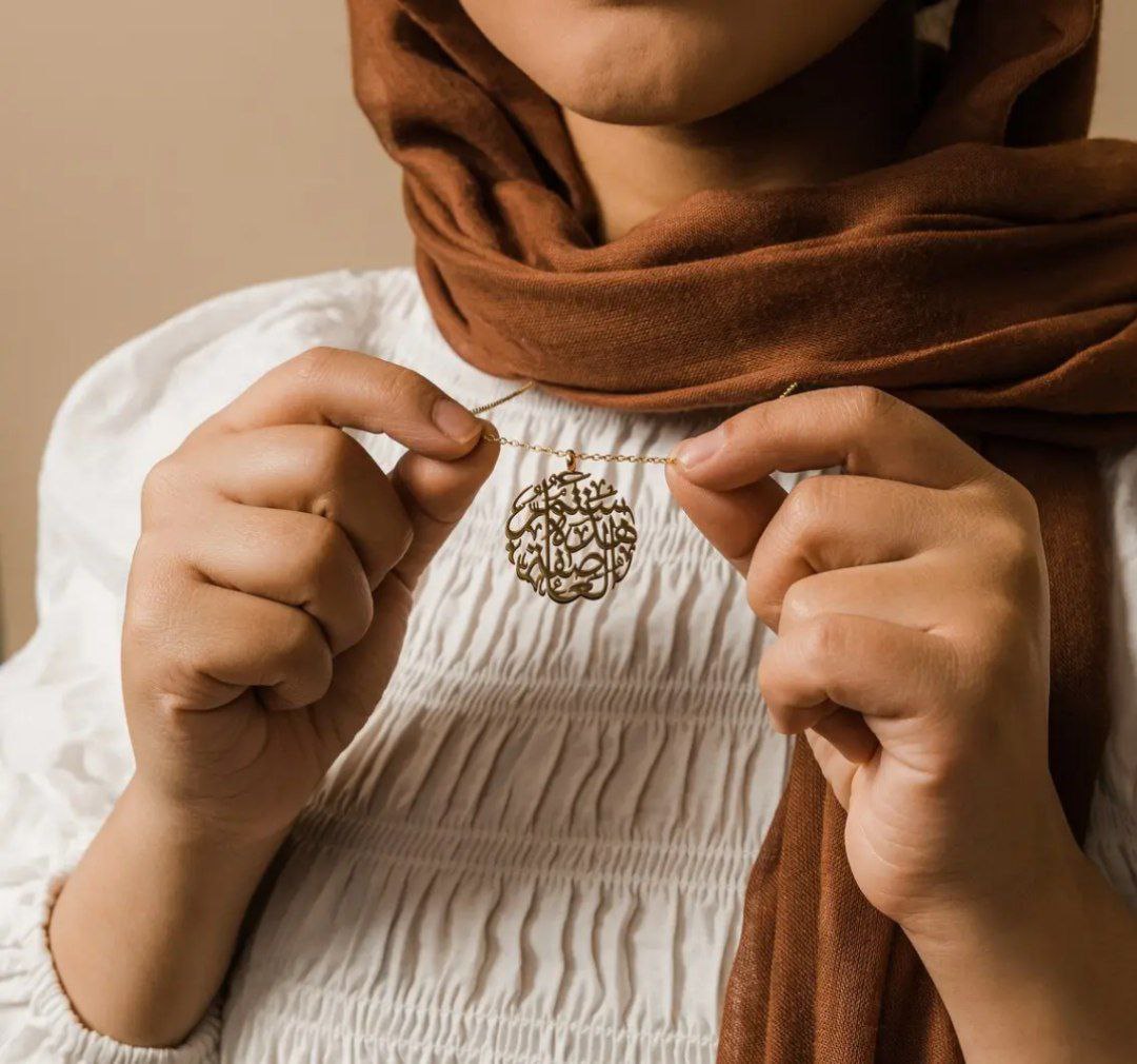 Necklace - هذه العاصفه ستمر - الصورة 3