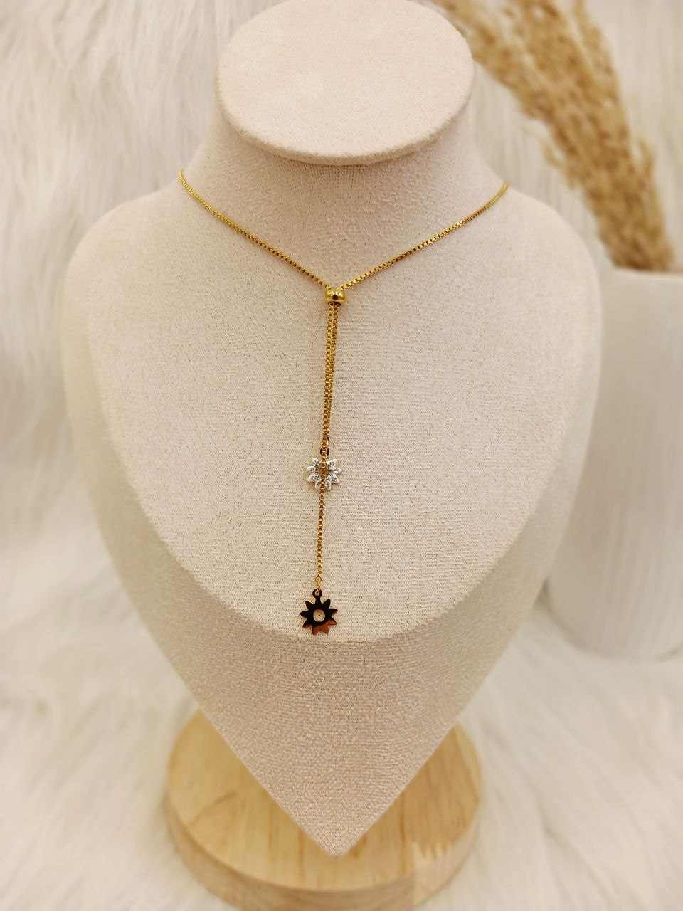 Flower Necklace - الصورة 3