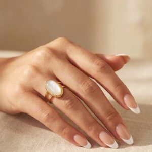 White stone OVAL - Ring